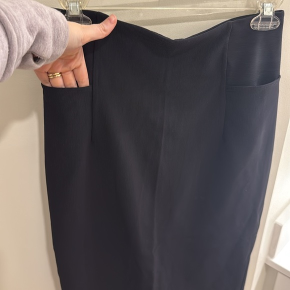 Lululemon Pencil Skirt - Picture 2 of 5